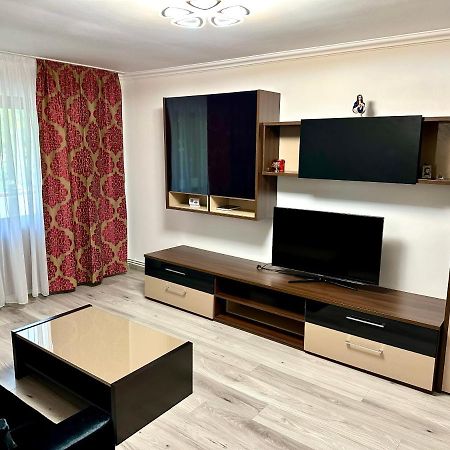 Royal Apartment Buzau Exterior foto